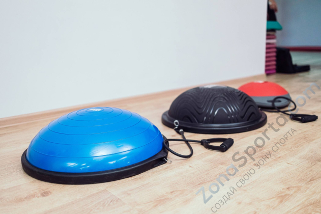 Полусфера гимнастическая надувная R3 с эспандерами и насосом Original FitTools FT-BSU-R3